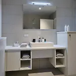 Haus Fuenf Mit 2 Und Studio-loft Mit Terrasse Daire