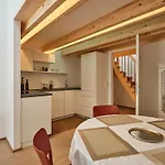 Haus Fuenf Mit 2 Und Studio-loft Mit Terrasse *