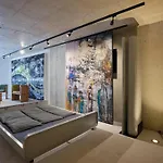 Haus Fuenf Mit 2 Und Studio-loft Mit Terrasse Daire Melk