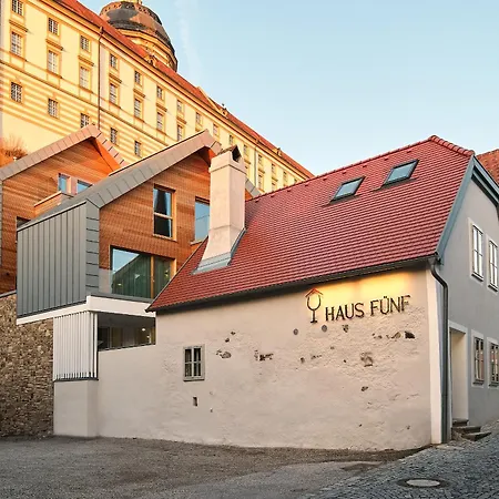 Haus Fuenf Mit 2 Und Studio-loft Mit Terrasse * Melk