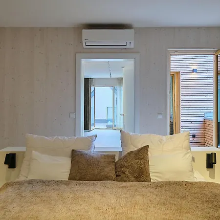 Haus Fuenf Mit 2 Und Studio-loft Mit Terrasse Apartament *