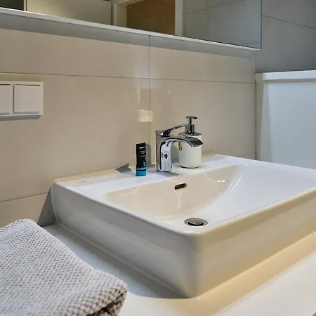 Haus Fuenf Mit 2 Und Studio-loft Mit Terrasse Appartement Melk