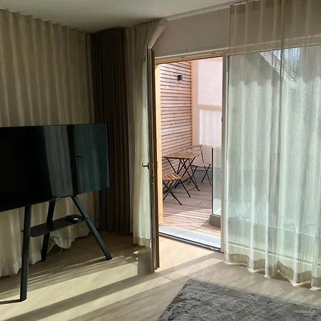 Haus Fuenf Mit 2 Und Studio-loft Mit Terrasse Apartament