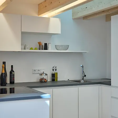 Haus Fuenf Mit 2 Und Studio-loft Mit Terrasse דירה *