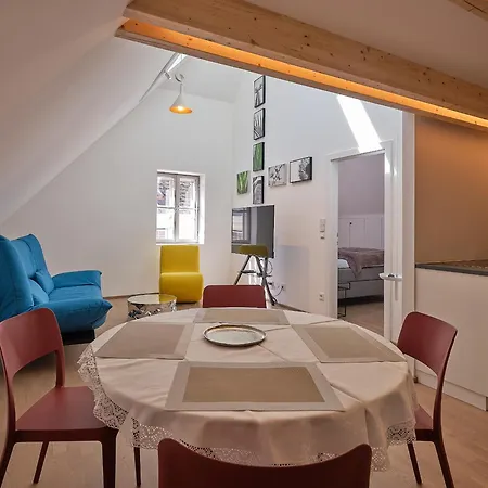 Apartament Haus Fuenf Mit 2 Und Studio-loft Mit Terrasse