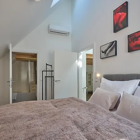 Haus Fuenf Mit 2 Und Studio-loft Mit Terrasse *
