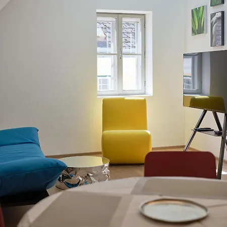 Haus Fuenf Mit 2 Und Studio-loft Mit Terrasse