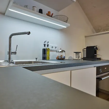 Haus Fuenf Mit 2 Und Studio-loft Mit Terrasse