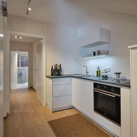 Haus Fuenf Mit 2 Und Studio-loft Mit Terrasse Apartament *