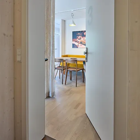 Haus Fuenf Mit 2 Und Studio-loft Mit Terrasse Apartament *