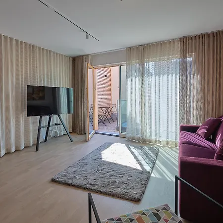 Haus Fuenf Mit 2 Und Studio-loft Mit Terrasse Apartament *