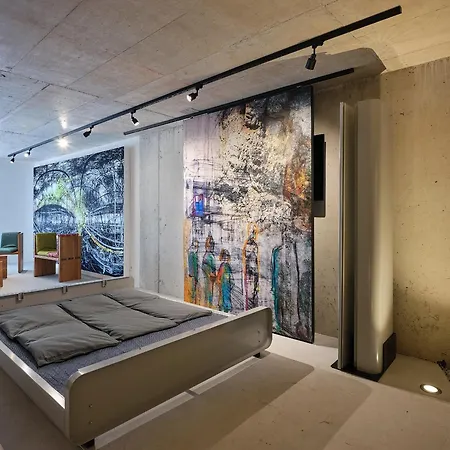 Haus Fuenf Mit 2 Und Studio-loft Mit Terrasse דירה מלק