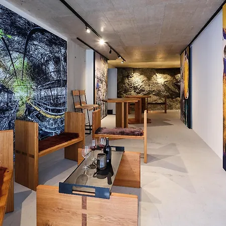 Haus Fuenf Mit 2 Und Studio-loft Mit Terrasse * מלק