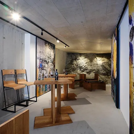 Haus Fuenf Mit 2 Und Studio-loft Mit Terrasse * מלק