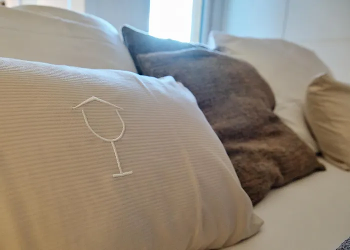 Haus Fuenf Mit 2 Und Studio-loft Mit Terrasse דירה מלק