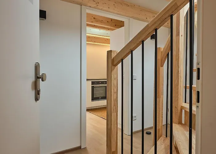 Haus Fuenf Mit 2 Und Studio-loft Mit Terrasse * מלק