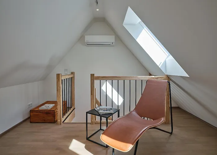 Haus Fuenf Mit 2 Und Studio-loft Mit Terrasse מלק