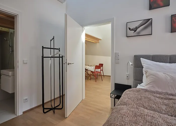 Haus Fuenf Mit 2 Und Studio-loft Mit Terrasse דירה מלק