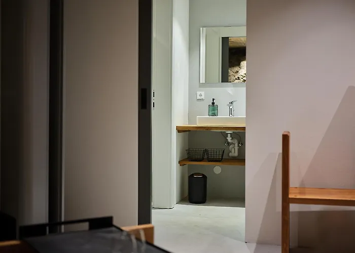 Haus Fuenf Mit 2 Und Studio-loft Mit Terrasse דירה *